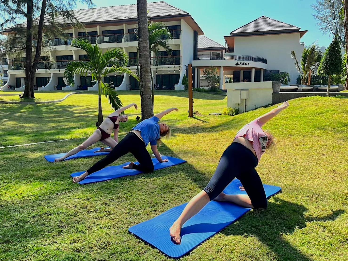 Amora Beach Resort Phuket Pantai Bang Tao Luaran gambar