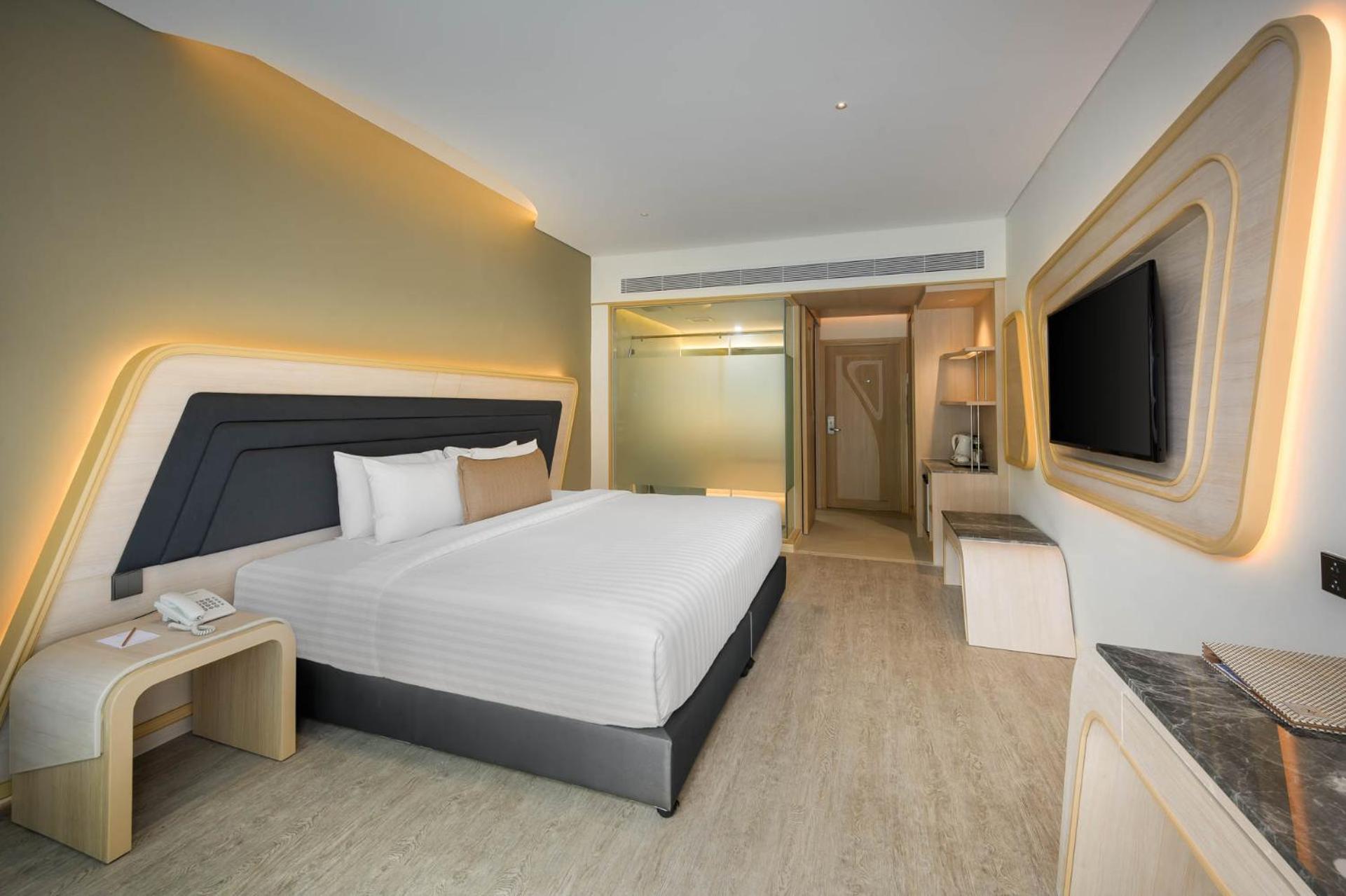 Amora Beach Resort Phuket Pantai Bang Tao Luaran gambar