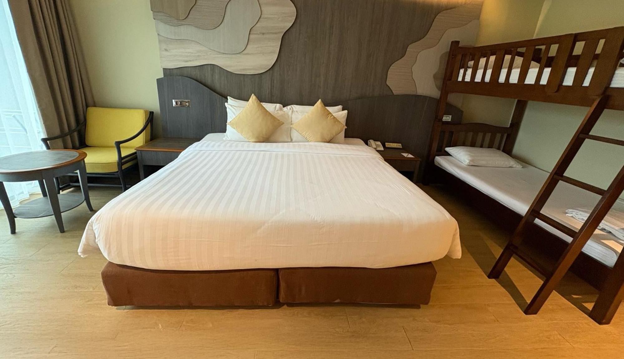 Amora Beach Resort Phuket Pantai Bang Tao Luaran gambar